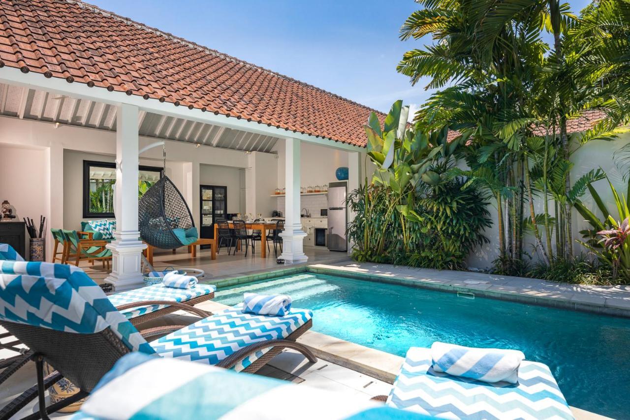 Villa Merah Seminyak Exterior foto